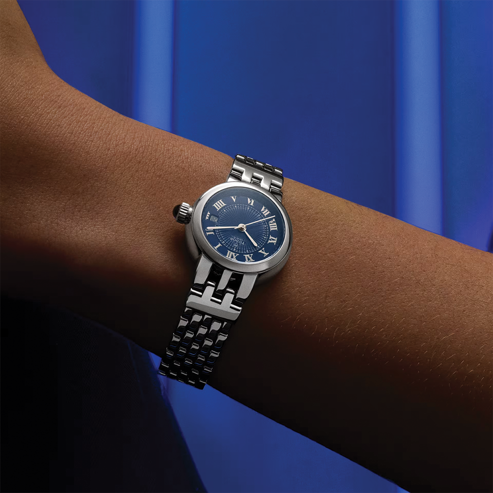 Clair de Rose 34mm - Blue on Bracelet