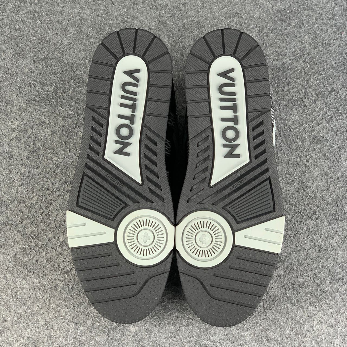 LV Trainer Damier 'Black'
