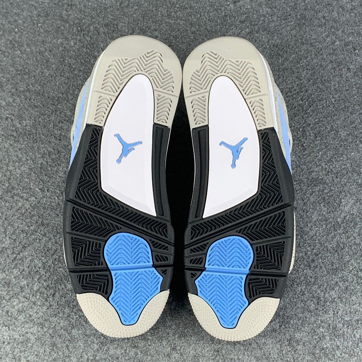 Air Jordan 4 Retro University Blue