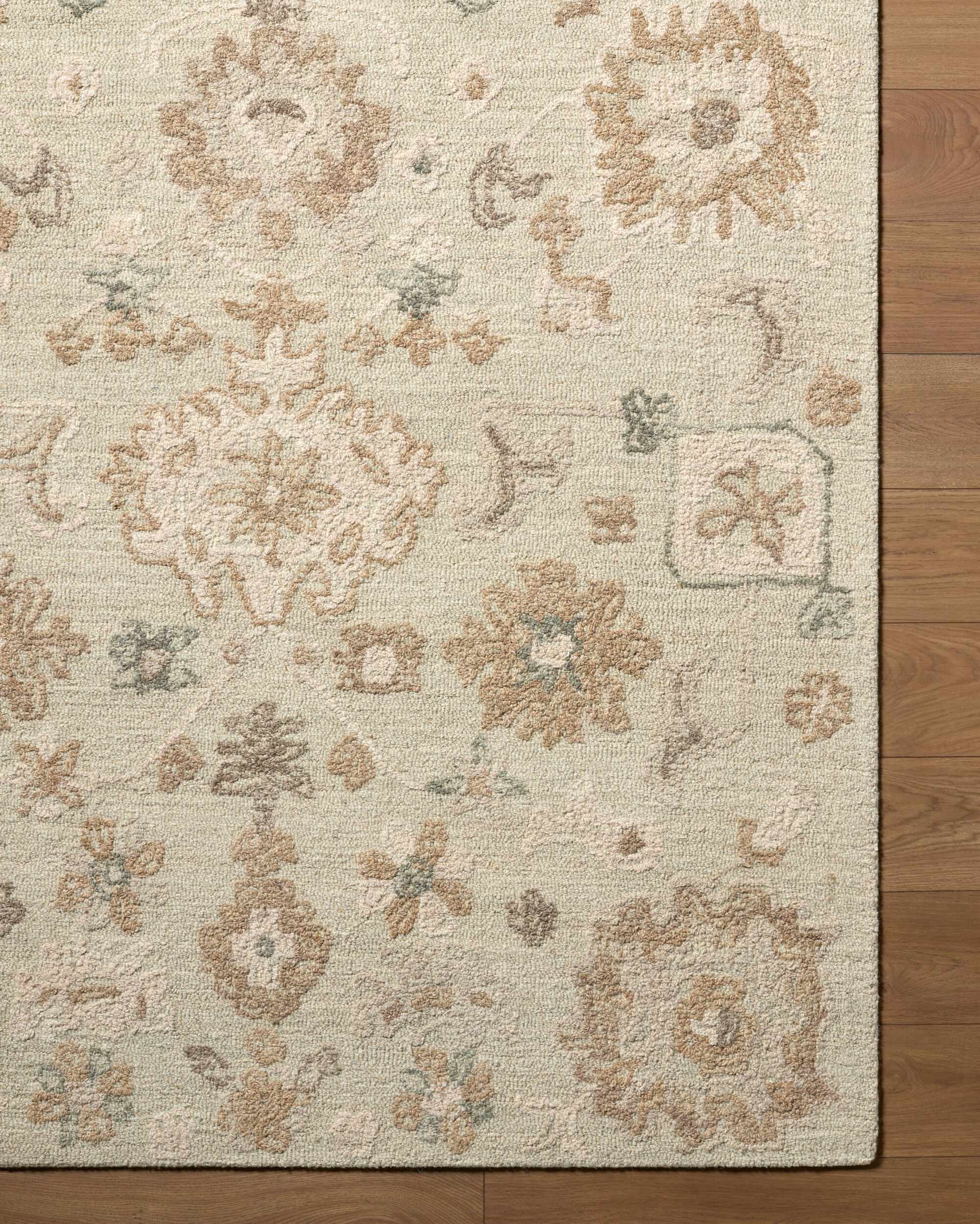 Kyvyne Traditional Handmade Area Rug
