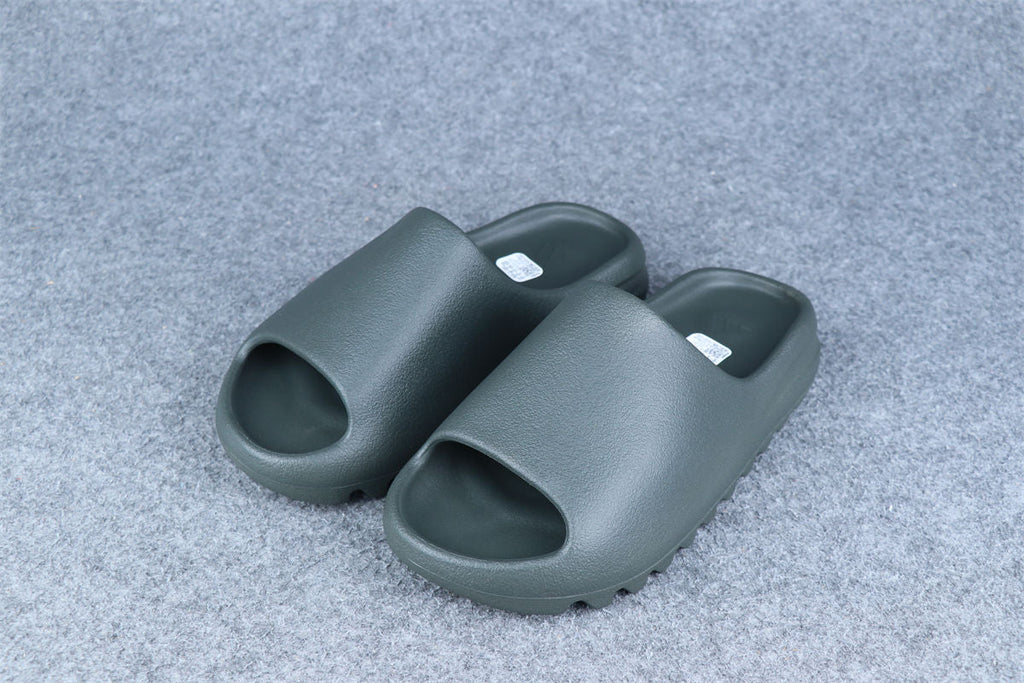 Yeezy Slides 'Granite'