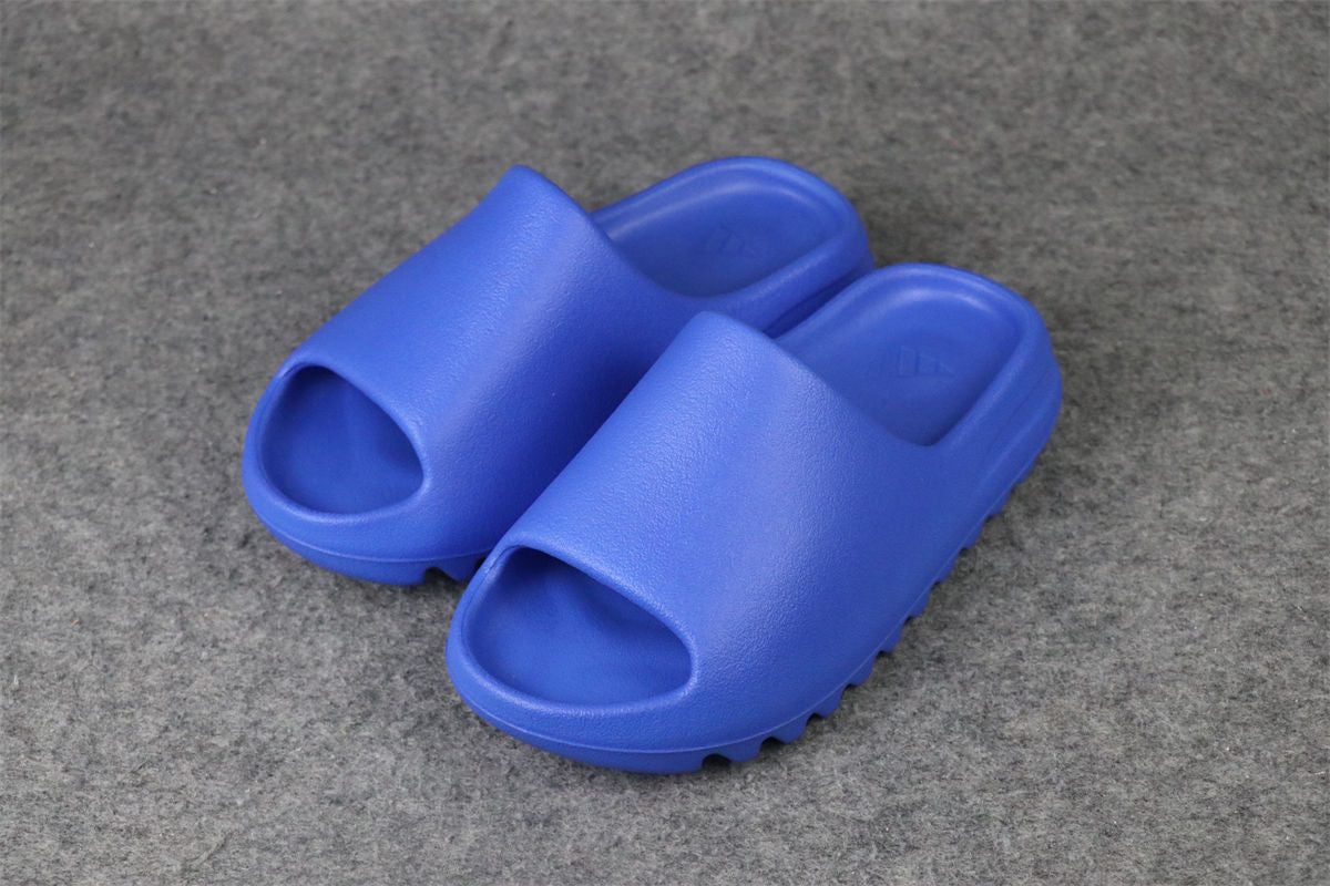 Yeezy Slides 'Azure'