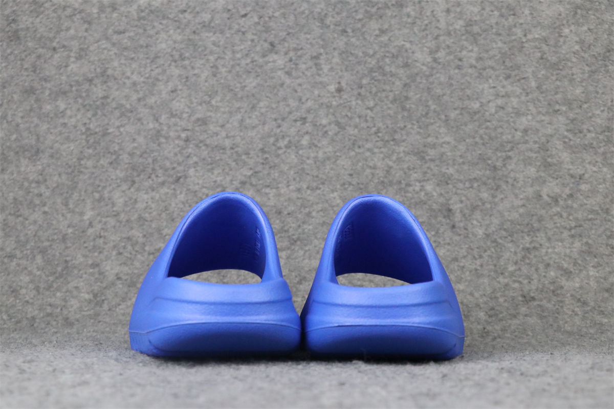 Yeezy Slides 'Azure'