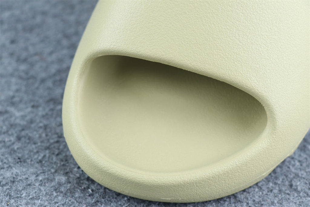 Yeezy Slides 'Resin'