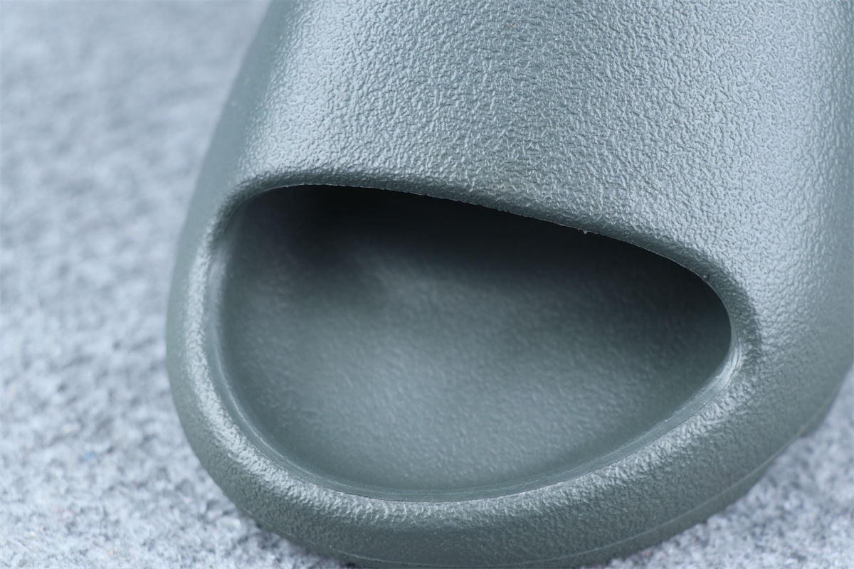 Yeezy Slides 'Granite'